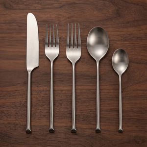 Ensemble de couverts simples en acier inoxydable, finition argentée élégante, résistant à la rouille, parfait pour la cuisine, la salle à manger et l'essentiel du quotidien. - Product Image 1