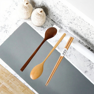 Ensemble de couverts en bois réutilisables avec logo personnalisé OEM, finition laquée naturelle, comprenant des baguettes et une cuillère, idéal pour la rentrée scolaire - Product Image 2