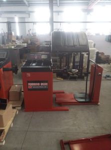 Equilibratrice per Ruote Usata, Attrezzatura per Officina Camion - Product Image 3