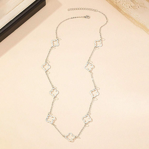 Collana da <span class=keywords><strong>Donna</strong></span> Antitarnish con Quadrifoglio, Gioielli Placcati Oro e <span class=keywords><strong>Argento</strong></span> PVD, <span class=keywords><strong>Girocollo</strong></span> Ipoallergenico in Acciaio Inossidabile con Trifoglio Portafortuna Cavo - Product Image 3