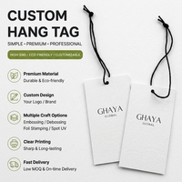 Étiquette suspendue personnalisée écologique pour chaussettes, étiquette volante en papier haut de gamme avec cordon, logo de luxe en relief, estampage à chaud, étiquette de vêtement tendance