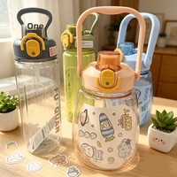 Botella de agua de gran capacidad con diseño de vientre de celebridad de internet, ideal para verano, niños y estudiantes, de alto valor estético, con pajita deportiva y cuerda de transporte.