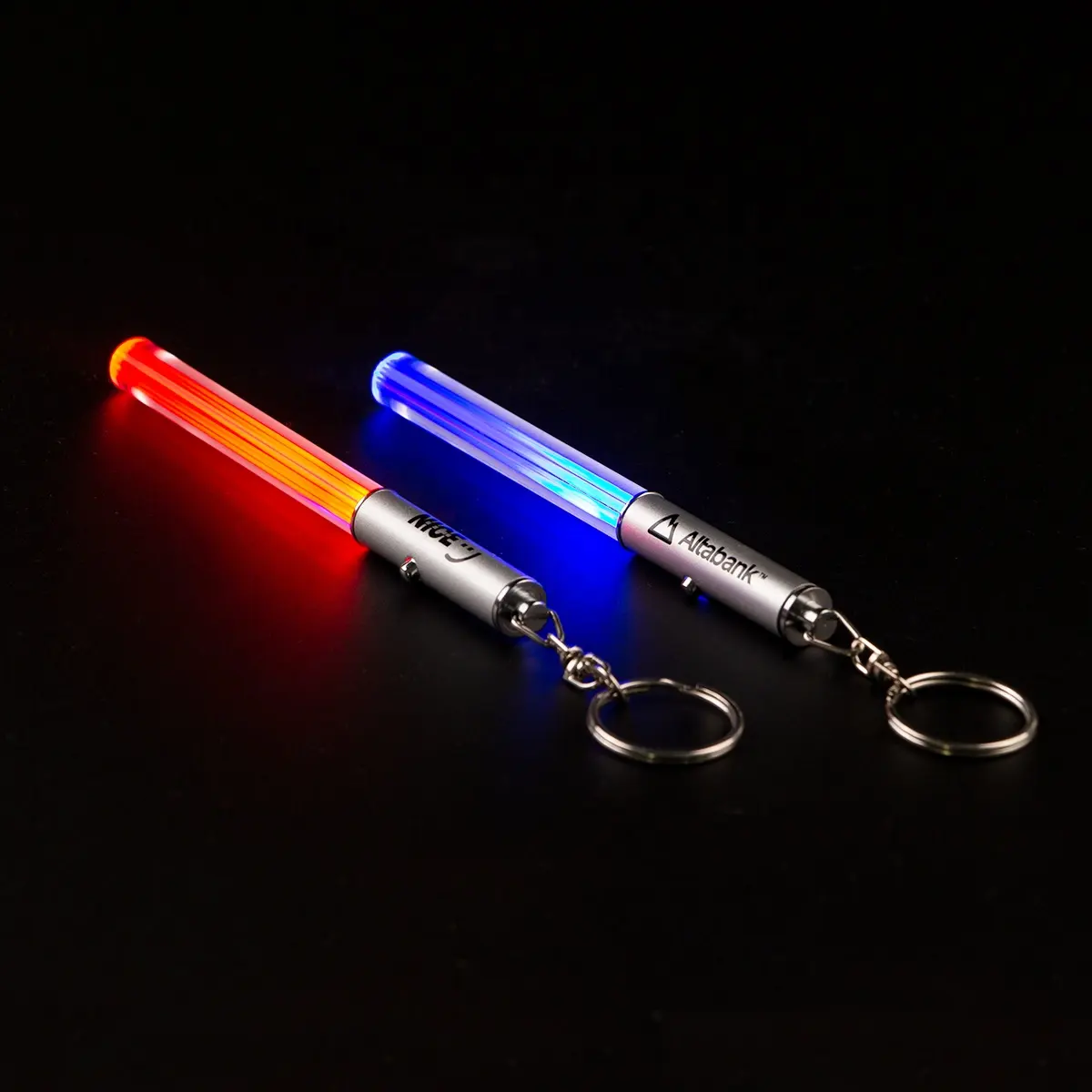 Promotionele Aangepaste Kleurrijke Glow Stick Lightsaber Knipperende Led-Up Sleutelhanger