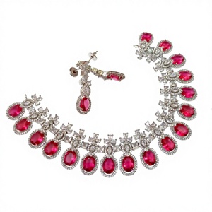 Parure de bijoux de mariée Mewar Art avec collier et boucles d'oreilles pendantes en strass roses, plaqué argent classique, pour occasions spéciales - Product Image 1