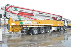 Camión Hormigonera XCMG Oficial <span class=keywords><strong>de</strong></span> <span class=keywords><strong>Segunda</strong></span> <span class=keywords><strong>Mano</strong></span> HB67K con Pluma <span class=keywords><strong>de</strong></span> 67m - Product Image 5