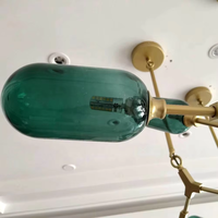 Lustre moderne en verre de Murano vert en forme de capsule, avec branches dorées, pour îlot de cuisine ou mariage