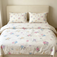 Lot de literie en microfibre de luxe, comprenant taies d'oreiller et couvre-lit, en provenance de surplus de stock, à prix de liquidation en gros