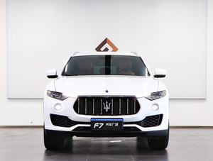 <span class=keywords><strong>Maserati</strong></span> <span class=keywords><strong>Levante</strong></span> 3.0T 2021, SUV Mediano-Grande Usado, Gasolina, Caja de Cambios Automática, Asientos de Cuero, Cámara Trasera, Volante a la Izquierda - Product Image 2