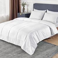 Échantillon gratuit de literie matelassée légère en duvet d'hôtel Couette alternative King Size Couettes rafraîchissantes pour l'été
