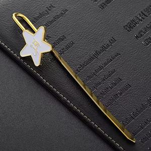 Marque-page en métal plaqué or avec logo personnalisé, design sublimé, en laiton, avec pompon, pour cadeau publicitaire - Product Image 4