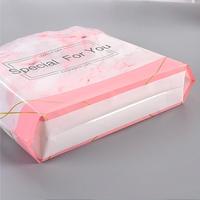 Emballage cadeau haut de gamme en HDPE avec fond carré, poignée Flexiloop, recyclable, matériau résistant et durable, design de logo personnalisé, boutique