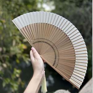 Abanico de Mano Blanco Personalizado, Tallado a Mano, Ecológico, Hecho a Mano, con Logotipo Impreso, Personalizado para Bodas, Estilo Japonés - Product Image 1