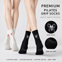 Chaussettes de Pilates personnalisées avec broderie, antidérapantes, pour femmes, en tricot côtelé, avec grip, pour le ballet, OEM ODM