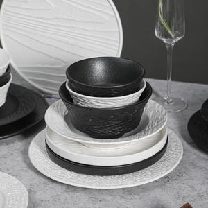 Juego de Platos de Cerámica Creativos de Alta Gama en Blanco y Negro Estilo Japonés, Aptos <span class=keywords><strong>para</strong></span> Microondas, Serie Textura Rústica - Product Image 4