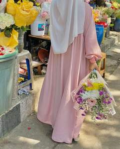 Ашулман, мусульманское длинное платье на заказ, женское платье, мусульманское 2023, розовое атласное абайя от Jeddah - Product Image 2