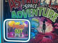 Neofuns 22 pouces Astro Star Machine à griffes en bois, jeu d'arcade à monnayeur avec accepteur de billets pour la remise de peluches