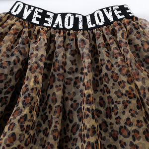 Conjunto de Verano 2022 para Mujer, Top de Tirantes con Letras y Falda de Malla con Estampado de Leopardo - Product Image 4
