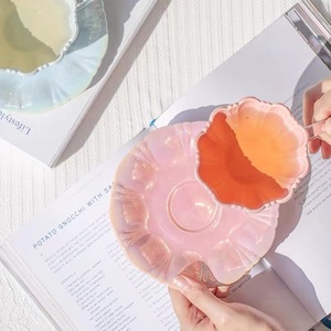 Juego de <span class=keywords><strong>Taza</strong></span> y Platillo de Cerámica con Diseño de Pétalos, Resistente al Calor, Estilo Moderno y Simple, Color Sólido, Regalo para el Té de la Tarde - Product Image 4