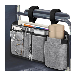 Sac de rangement latéral pour fauteuil roulant avec porte-gobelet, pochette grise pour accoudoir de fauteuil roulant avec fente pour stylo et bandes réfléchissantes - Product Image 1