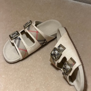 Pantuflas de Fieltro al por Mayor, Pantuflas de Lujo de Diseñador de Marca Famosa, Pantuflas Casuales con Logotipo Personalizado, Pantuflas Antideslizantes para Mujer, Pantuflas de Playa - Product Image 6