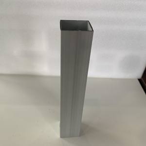 Conector de riel de aluminio 6005-T5 de alta calidad para sistemas de montaje solar Modelo de marca HOLCOM Superficie anodizada de años - Product Image 4