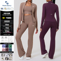 Ensemble de yoga 3 pièces uni pour femme : veste zippée à manches longues + soutien-gorge de sport + leggings évasés taille haute, coupe ajustée, extensible dans quatre directions
