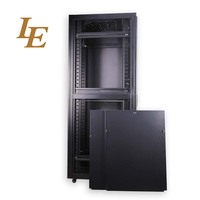 Armoire de serveur de centre de données en acier sur mesure de haute qualité 22U-47U, armoire réseau 19 pouces avec porte en verre en stock