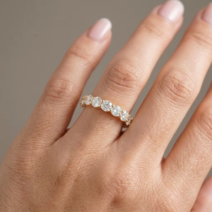 Anillo de Eternidad Clásico, 2.6mm, Corte Brillante Redondo, Diamante de Laboratorio, Oro Sólido de 10k, Anillo de Bodas para Mujer - Product Image 1