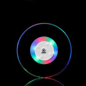 <span class=keywords><strong>Dessous</strong></span> de <span class=keywords><strong>verre</strong></span> à LED pour boissons Tasse clignotante Transparente antidérapante <span class=keywords><strong>Dessous</strong></span> de <span class=keywords><strong>verre</strong></span> pour les fêtes Bars Événements Halloween Mariage Club Décoration - Product Image 2