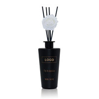 Le diffuseur d'huiles essentielles d'aromathérapie de luxe place le parfum d'ambiance d'ambiance avec des huiles essentielles