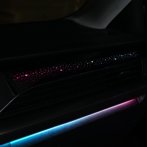 Luz Ambiental para Auto, Tira LED Inalámbrica con Ritmo Musical y Micrófono Integrado para Fiestas y Ambiente de Conducción (Volante a la Derecha) - Product Image 1