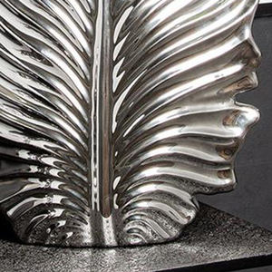 Jarrón de Cerámica Plateado Moderno, Modelo 'Monstera', para Mesa, L 11cm, W 37cm, H 45cm (Modelo 920947485) - Product Image 3