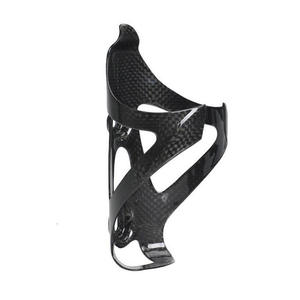 <span class=keywords><strong>Porte</strong></span>-<span class=keywords><strong>bidon</strong></span> de vélo en fibre de <span class=keywords><strong>carbone</strong></span> 3K ultra-léger pour vélo de <span class=keywords><strong>route</strong></span>/vTT – Support de bouteille de cyclisme - Product Image 4