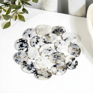 Piedras de la Llegada de la Luna Arcoíris Ovaladas Hechas a Mano Ecológicas Feng Shui Gemas Religiosas Decoración para Meditación - Product Image 1