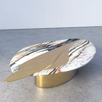 Table basse de designer en marbre naturel strié avec base cylindrique ovale et accent métallique sculptural – Idéale pour la maison de rêve