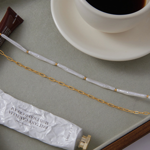 J & D elegante collar de cadena de acero inoxidable chapado en oro de 18 quilates collar de capa de cadena de eslabones de cadena de perlas acrílicas - Product Image 5