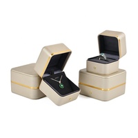 Schmuckbox aus Kunstleder und Samt, personalisierbare Schmuckschatulle in Vollfarbe für Ringe, Halsketten, Armreifen, mit individuellem Logo