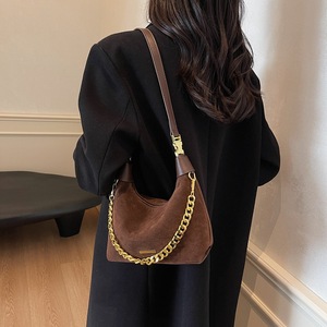 Sac à bandoulière en faux daim pour femme, petit format, nouvelle tendance hiver 2024, sac bandoulière coréen à chaîne, sac à main en ligne - Product Image 4