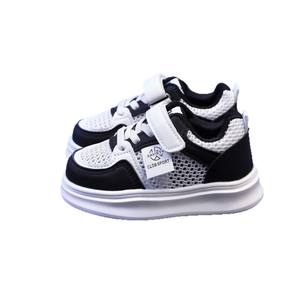 Venta al por mayor 2025 Verano Zapatillas de deporte casuales Niños para niños y niñas Zapatos blancos de malla hueca Transpirable y cómodo - Product Image 6