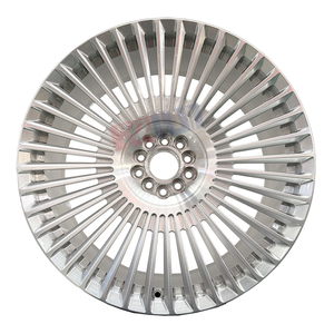 Rueda de Aluminio Forjado de 20 Pulgadas con Acabado Plateado, Diseño Multirradio, Ruedas de Aluminio Forjado Personalizadas, Ruedas Cromadas - Product Image 4