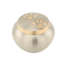 Urna redonda para mascotas con estampado de pata hecho a mano de MOQ bajo creativo en fabricante de peltre mayorista venta directa de fábrica - Product Image 1