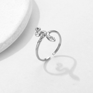 Anillo de Serpiente de Acero Inoxidable con Circonita Cúbica, Joyería Fina para Boda - Product Image 6