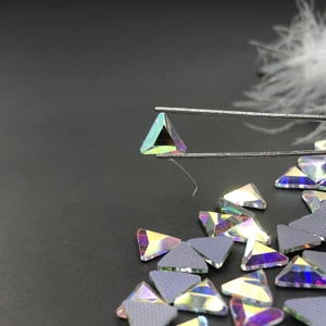 Cristaux de <span class=keywords><strong>strass</strong></span> en forme de Triangle Oblique, 4 pièces, fixation à chaud, dessins d'art à ongles, gros <span class=keywords><strong>strass</strong></span> en cristal - Product Image 3