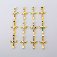 Pendentif Croix Ailée Dorée Élégante avec Pierres CZ Colorées, Bijou Religieux Aile d'Ange, Vente en Gros pour Femmes et Hommes