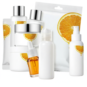 Nettoyant visage éclatant à la vitamine C |   Éclaircissant, exfoliant, acide salicylique et niacinamide - Product Image 1