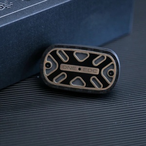 Nouveau Fidget Slider en Fibre de Carbone EDC, Fidget Spinners de Bureau, Outil Anti-Stress et Anti-Anxiété pour Adultes, Autistes et TDAH - Product Image 4
