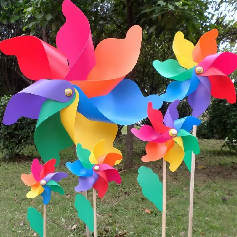 庭と庭の装飾人気のある12cmプラスチック製のカラフルな風車と木の棒