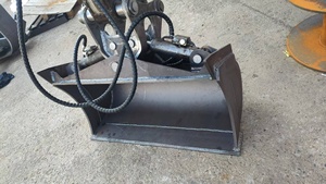 YHCM Construction Machinery Accessories 180 Degree <strong>Rotating</strong> <strong>Tilt</strong> Hydraulic Excavator 1-30ton <strong>Tilt</strong> Bucket - Product Image 4