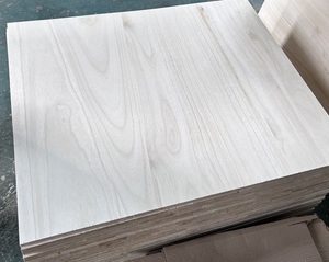 Fabricants en gros <span class=keywords><strong>de</strong></span> planches en <span class=keywords><strong>bois</strong></span> <span class=keywords><strong>de</strong></span> paulownia <span class=keywords><strong>de</strong></span> 18 mm pour meubles, <span class=keywords><strong>bois</strong></span> massif <span class=keywords><strong>de</strong></span> paulownia - Product Image 1