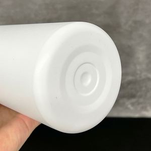 Nueva Botella de Agua para Viajes y Campamentos de Gran Capacidad (32 oz) para Primavera 2026, Mantiene Bebidas Frías o Calientes, con Tapa Hermética, Apta para Grabado Láser - Product Image 4